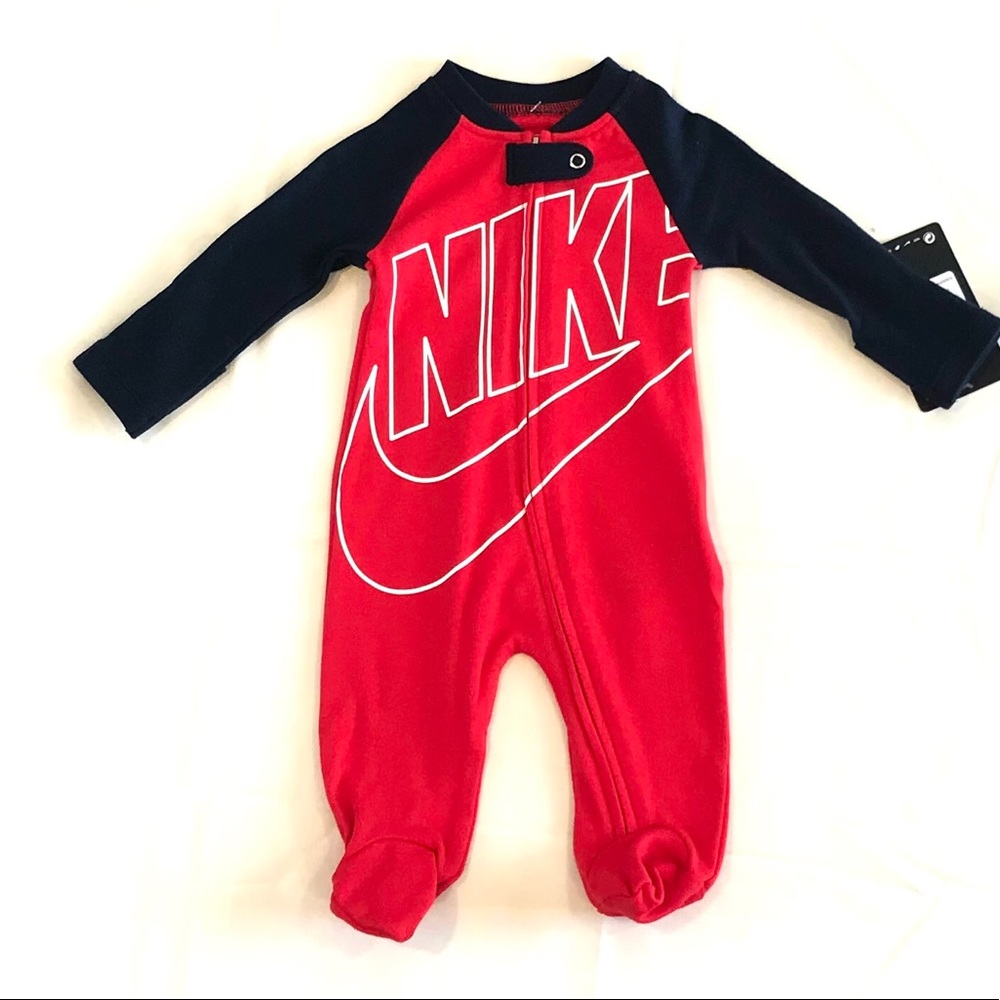 Nike I piece